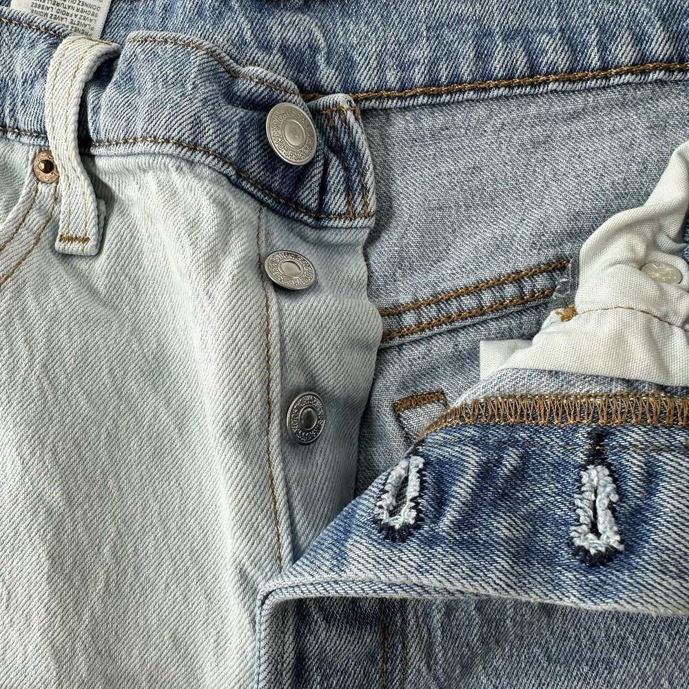 Levi's Women's 501 High Rise Two Tone Denim Jean Shorts Size 30 Button Fly Blue - Picture 3 of 12